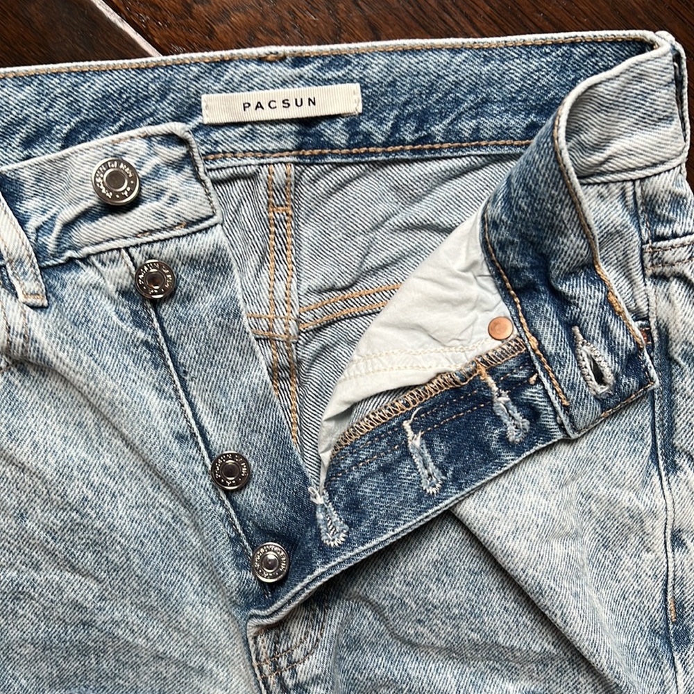 Jeans - Picture 2 of 4